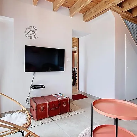 Aux Marches Du Chateau * 뮈롤